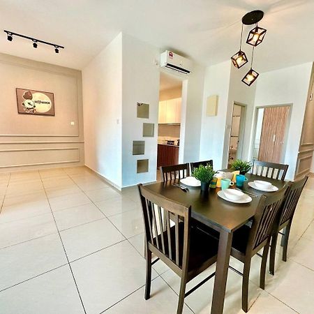 Seasons Luxury Apartment By Jk Home Джохор-Бару Екстер'єр фото